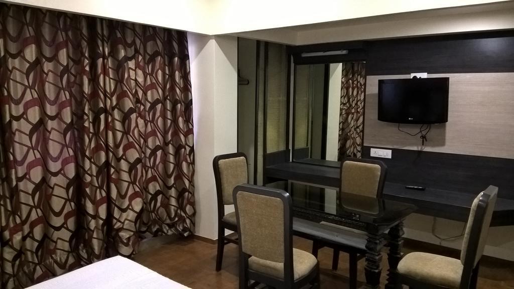 Hotel Supreme Мадурай Экстерьер фото